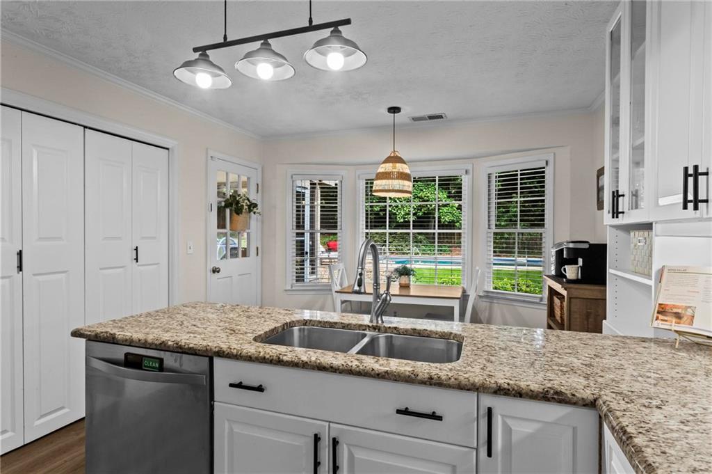 2720 Country Lane