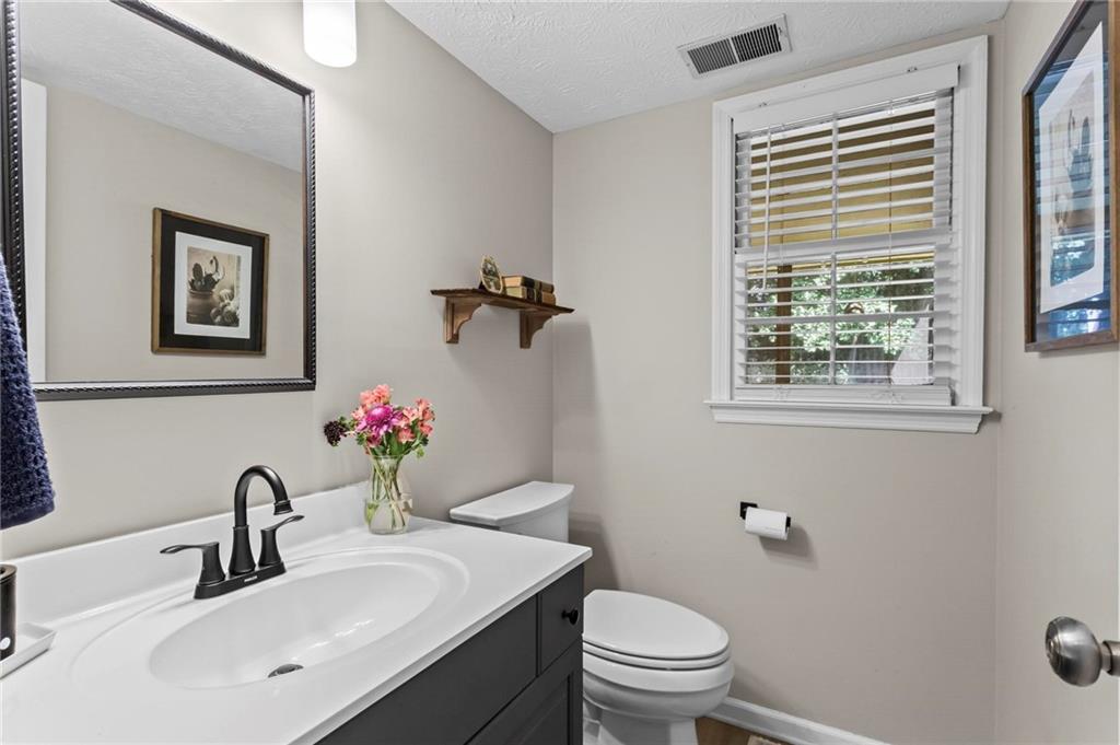 2720 Country Lane