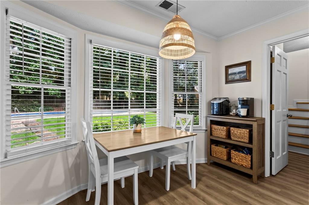 2720 Country Lane