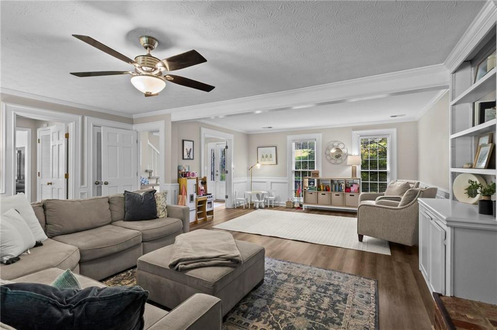 2720 Country Lane