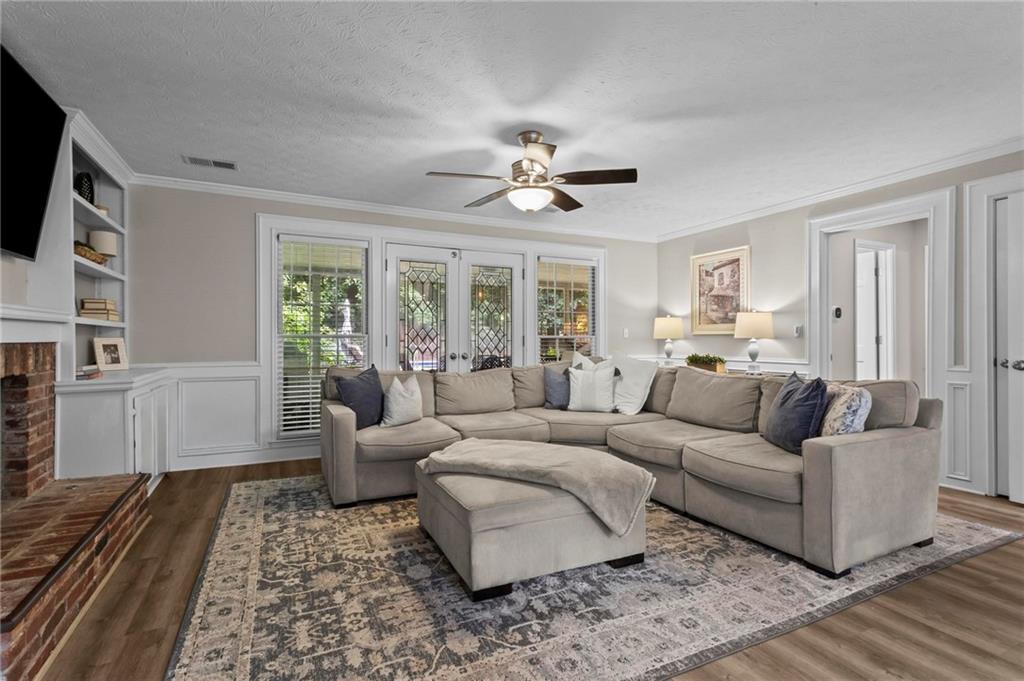 2720 Country Lane