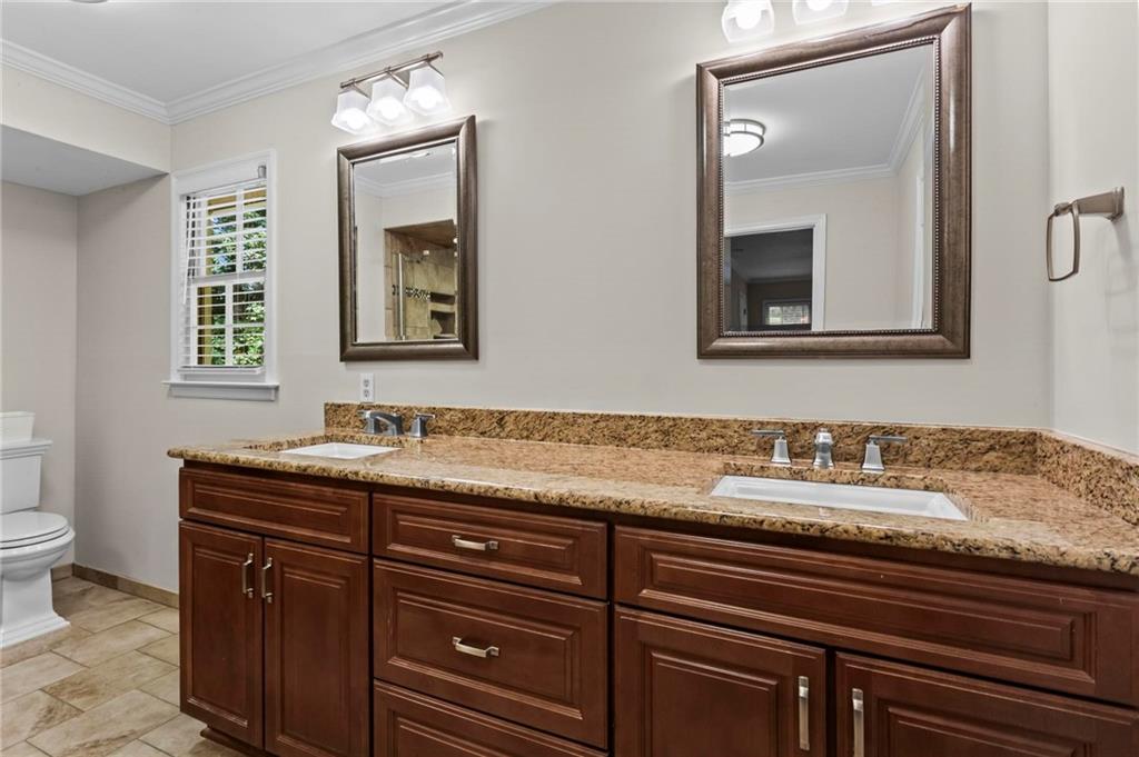 2720 Country Lane