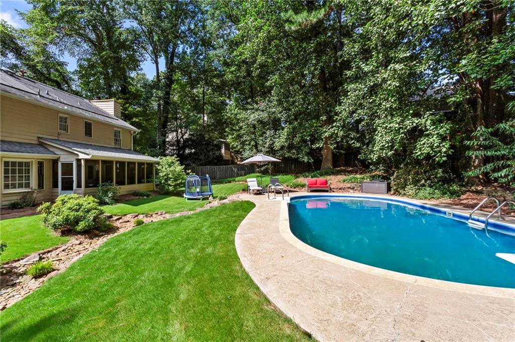 2720 Country Lane