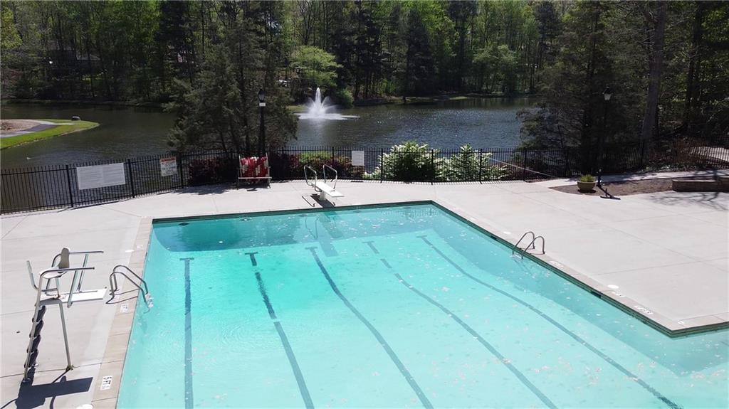 2720 Country Lane