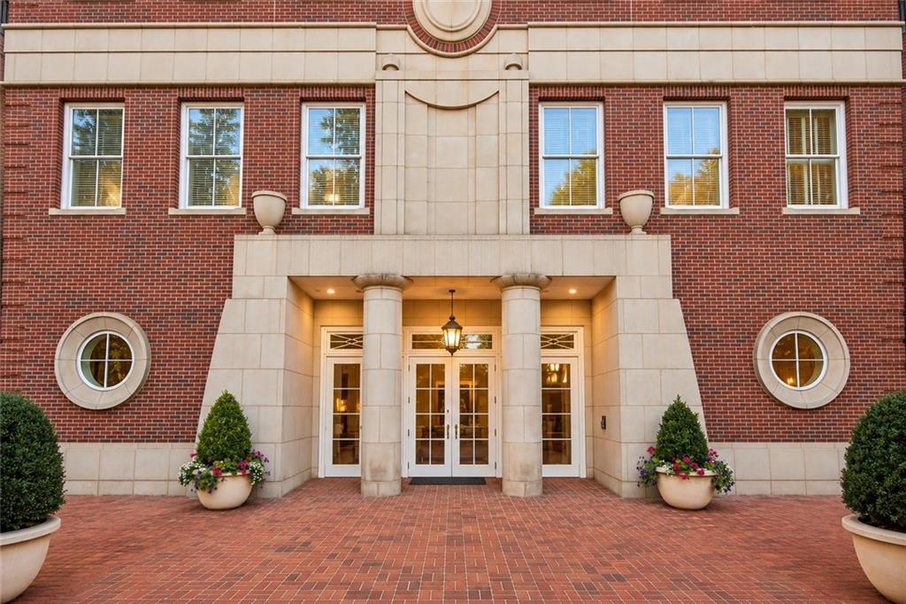 2724 Peachtree Road NW Unit Upper Penthouse