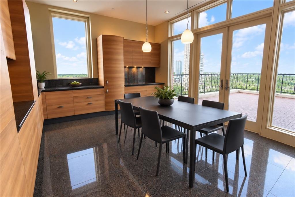 2724 Peachtree Road NW Unit Upper Penthouse