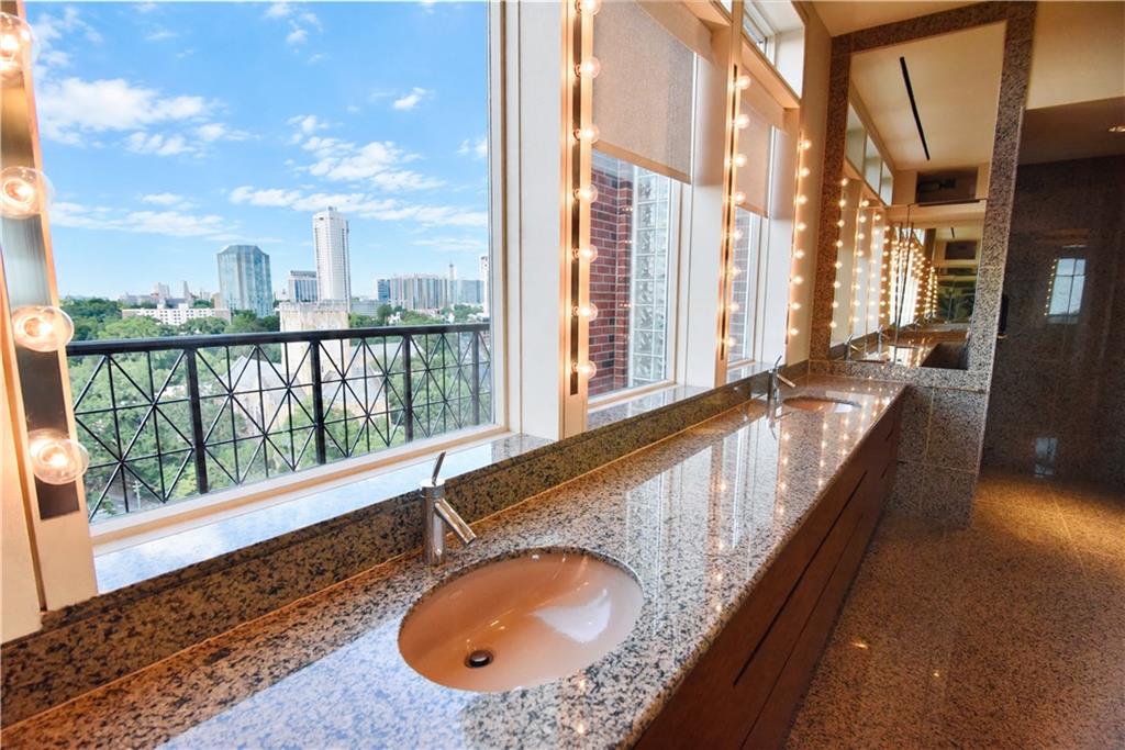 2724 Peachtree Road NW Unit Upper Penthouse