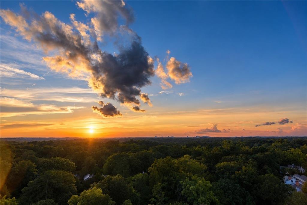2724 Peachtree Road NW Unit Upper Penthouse