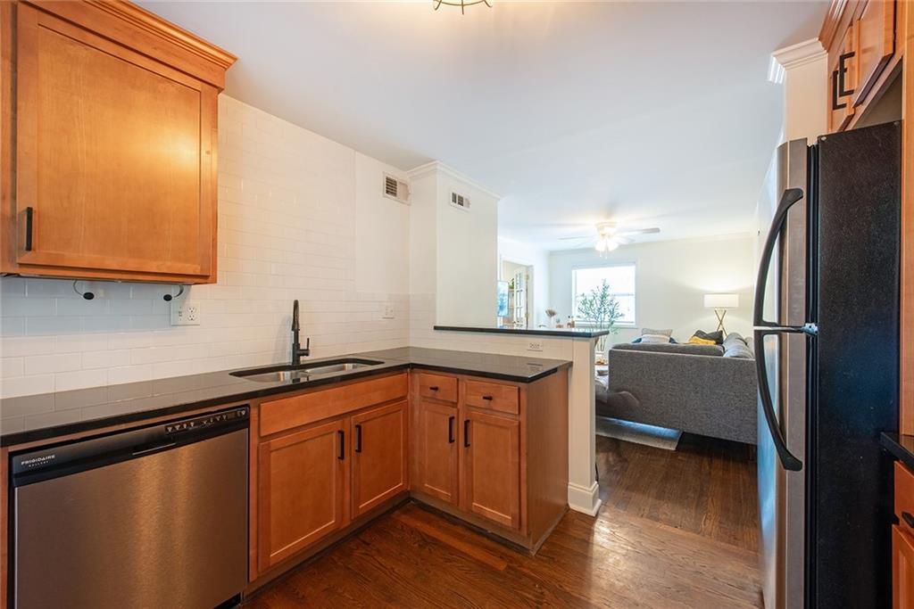 1067 Alta Avenue NE Unit 20