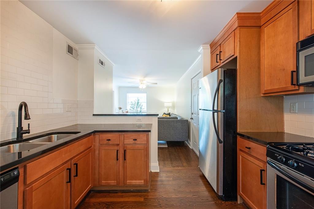 1067 Alta Avenue NE Unit 20