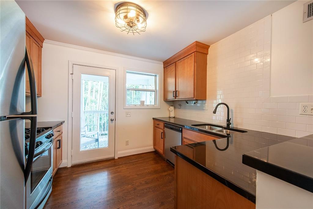 1067 Alta Avenue NE Unit 20