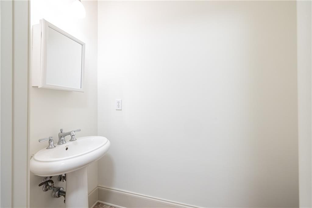 3635 E Paces Circle NE Unit 1418