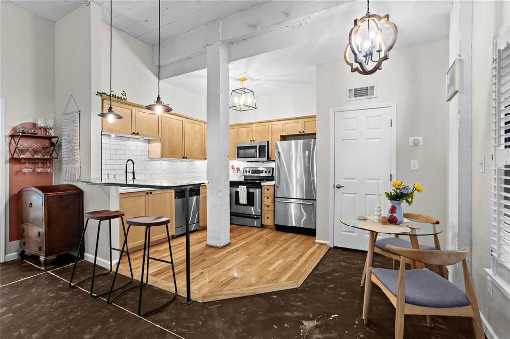 1026 Saint Charles Avenue NE Unit 11
