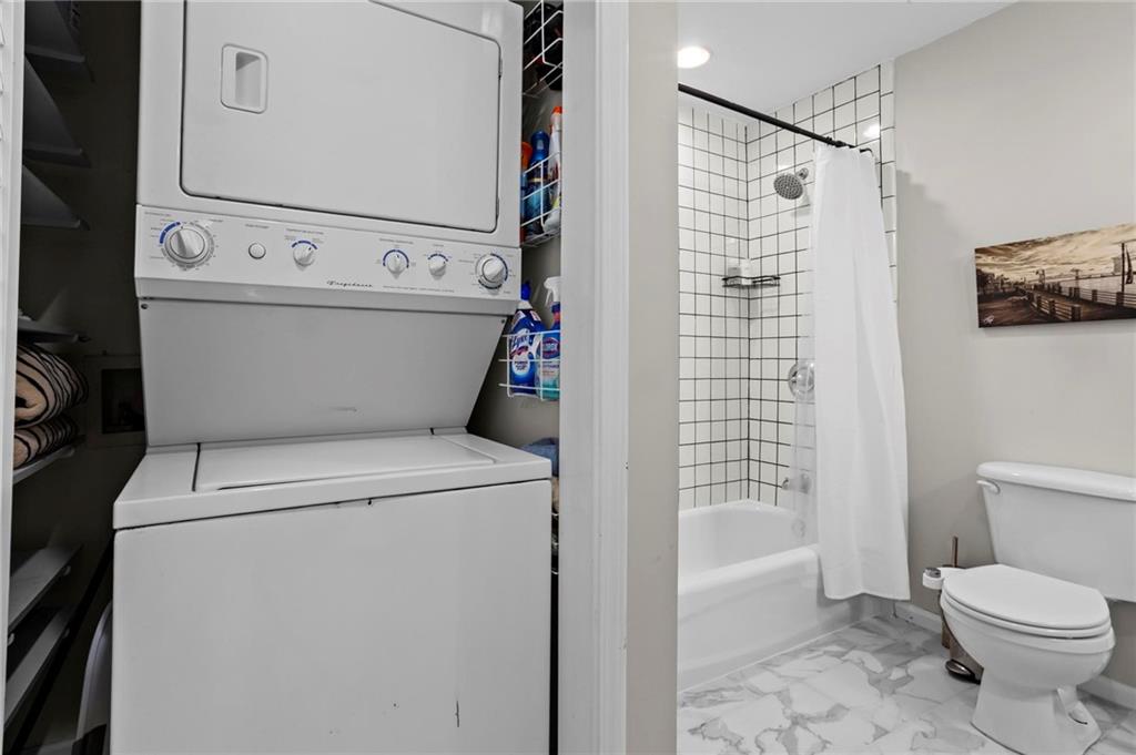 1026 Saint Charles Avenue NE Unit 11