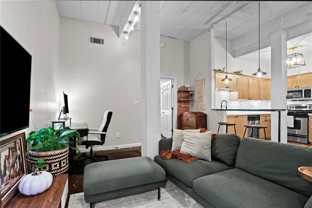 1026 Saint Charles Avenue NE Unit 11