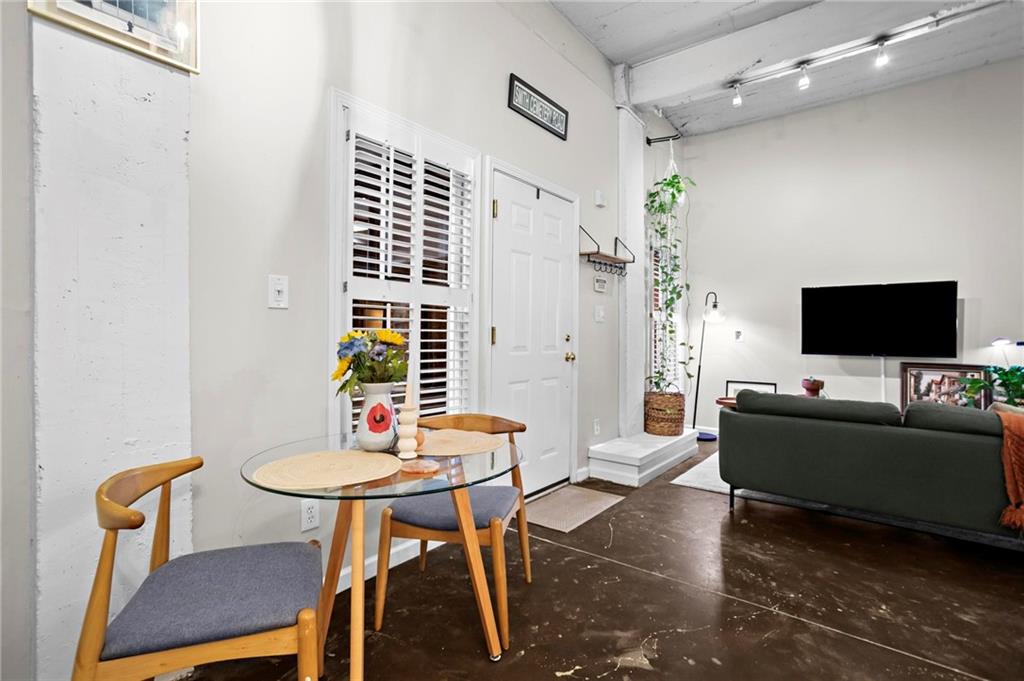 1026 Saint Charles Avenue NE Unit 11