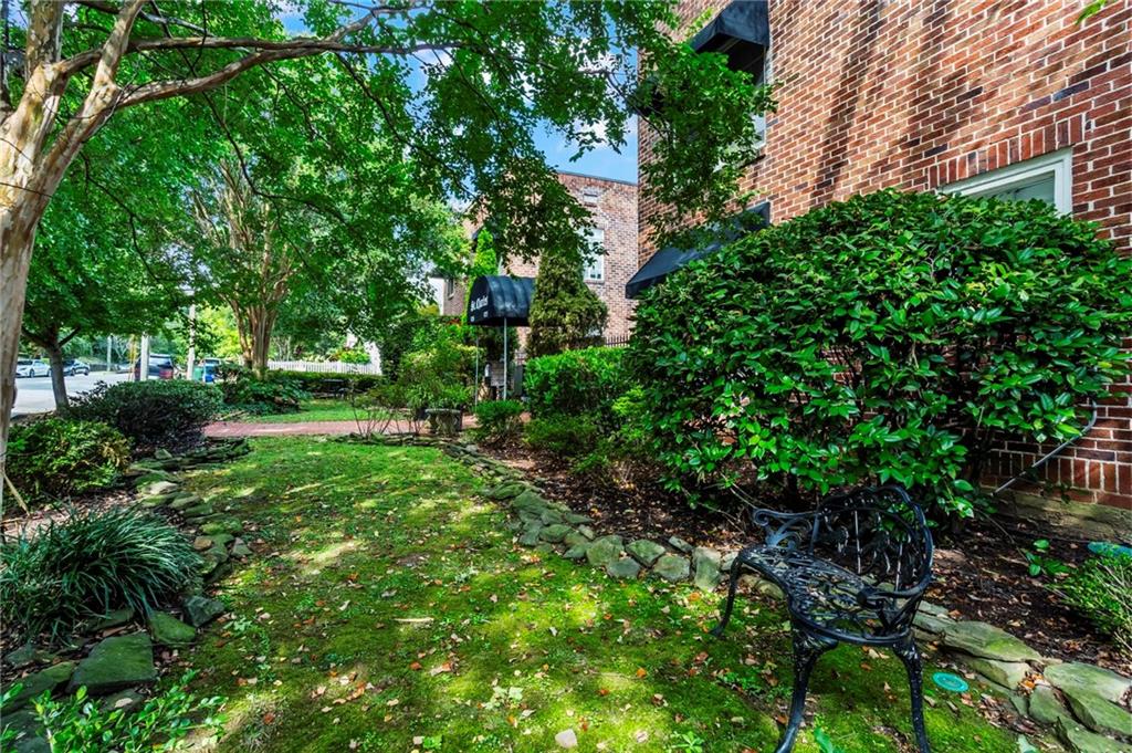 1026 Saint Charles Avenue NE Unit 11