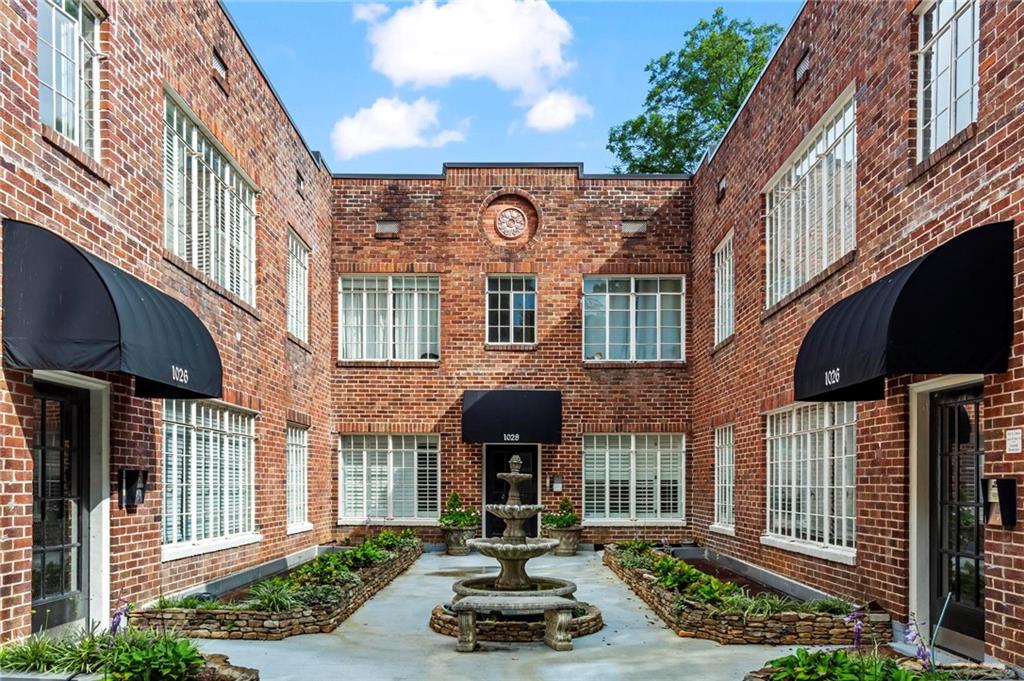 1026 Saint Charles Avenue NE Unit 11