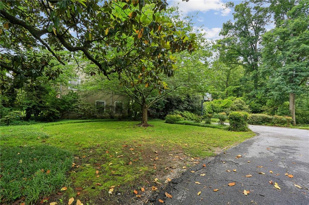 3648 Kingsboro Road NE
