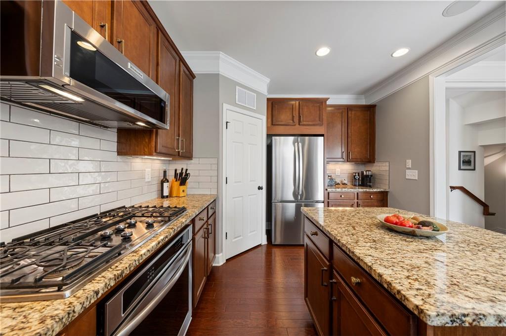3260 Ferncliff Lane