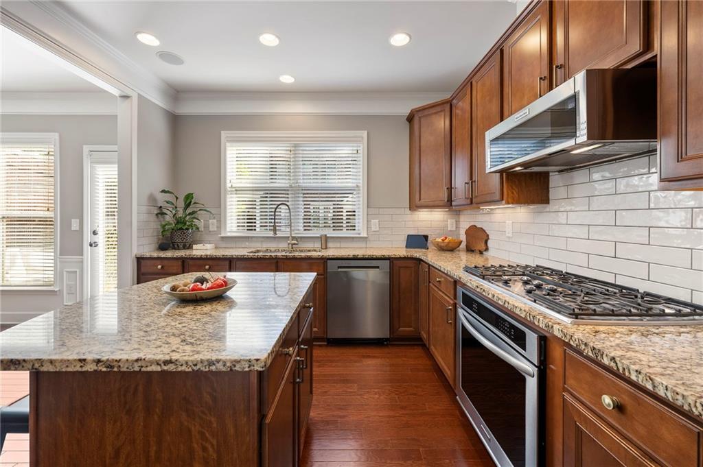 3260 Ferncliff Lane