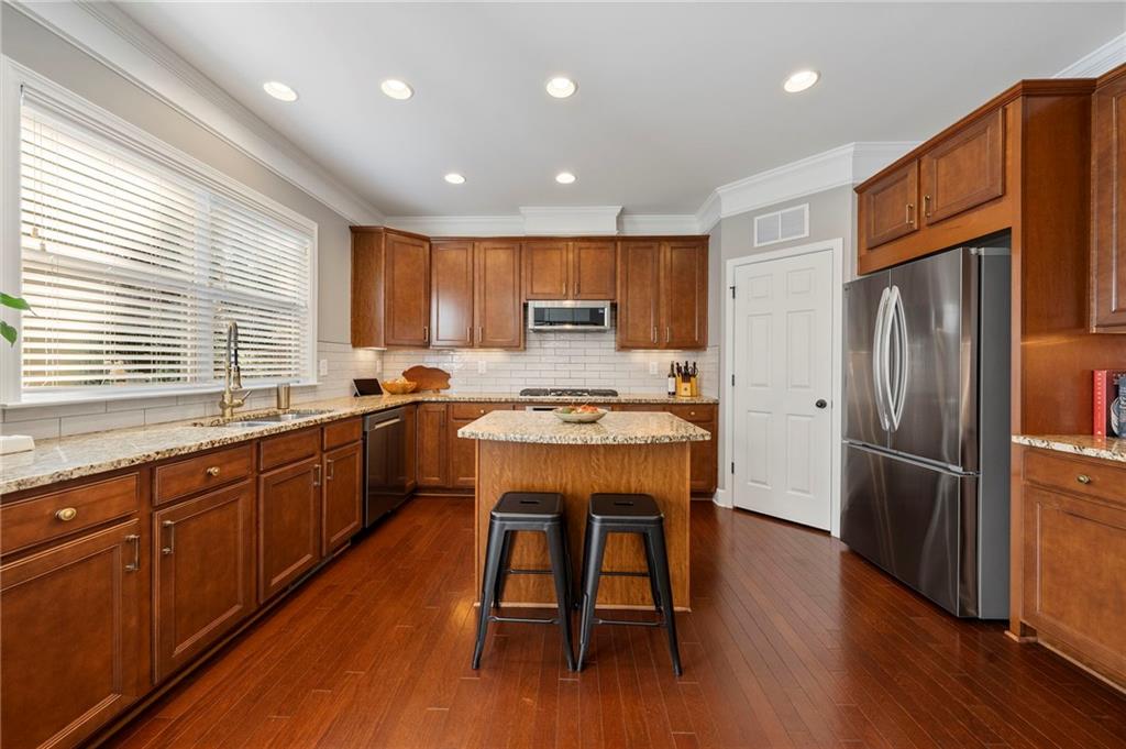 3260 Ferncliff Lane
