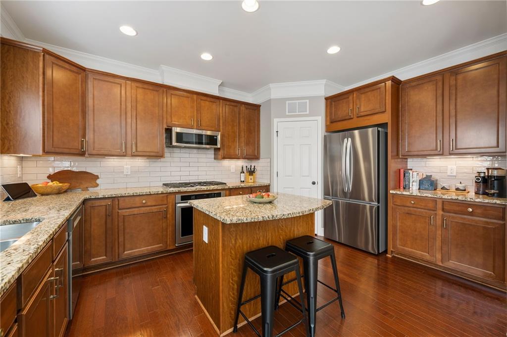 3260 Ferncliff Lane