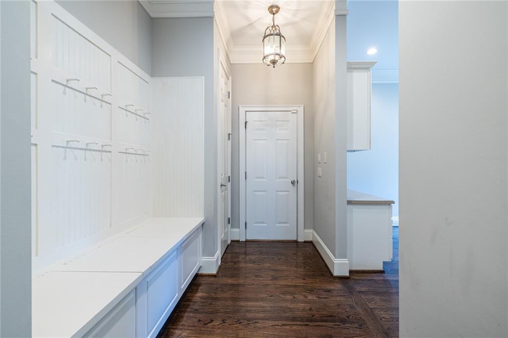 825 Glengate Place