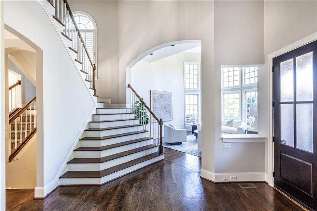 825 Glengate Place