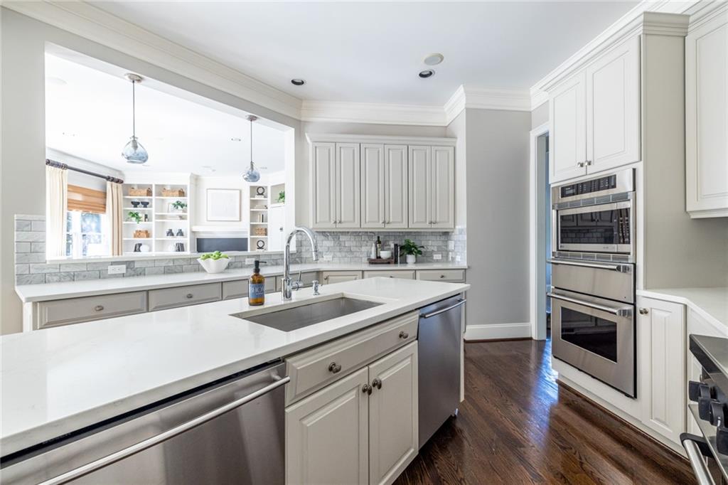 825 Glengate Place