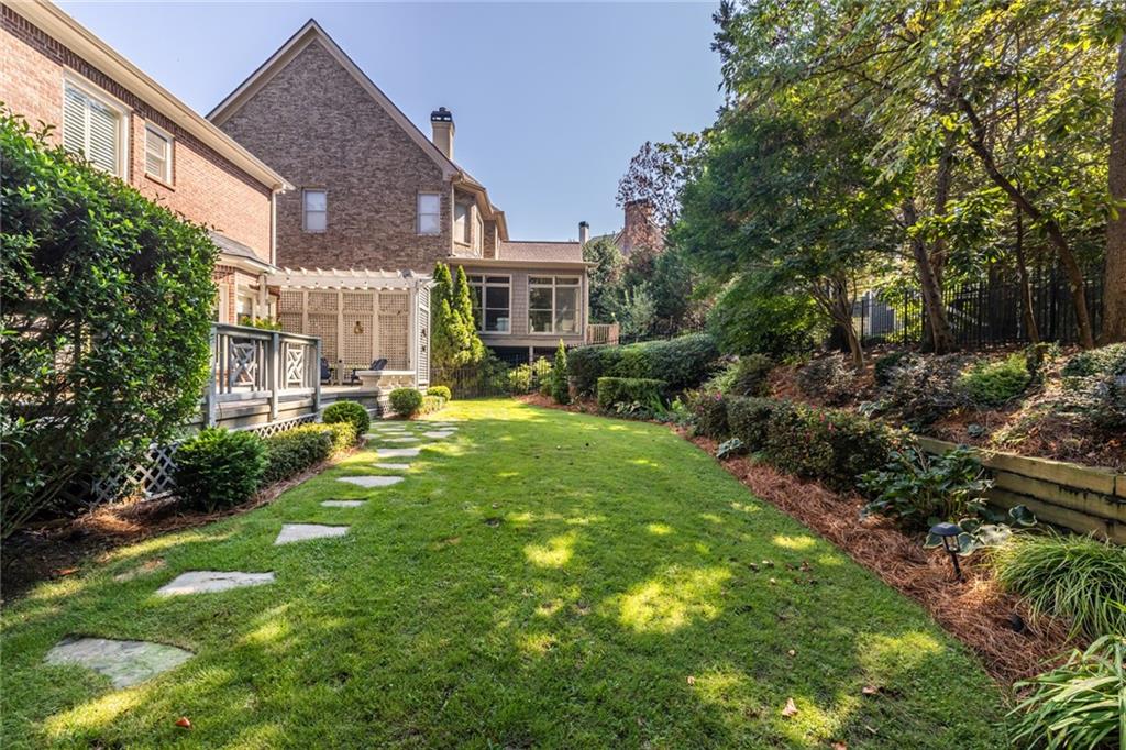 825 Glengate Place