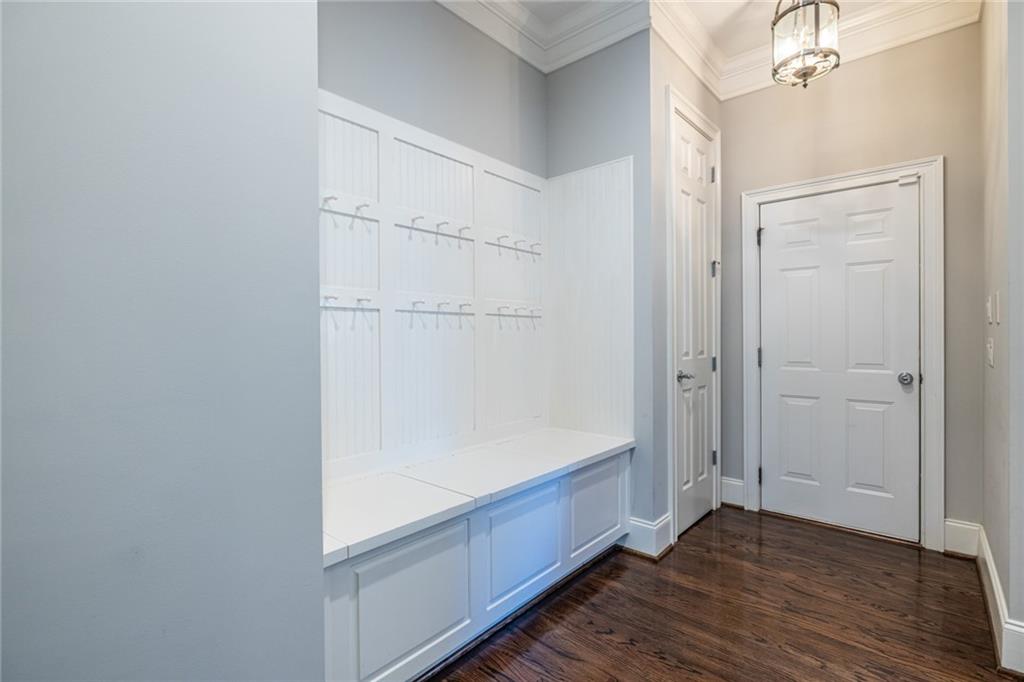 825 Glengate Place