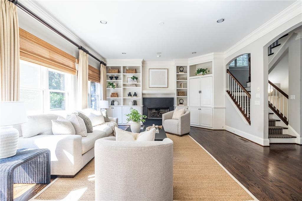 825 Glengate Place