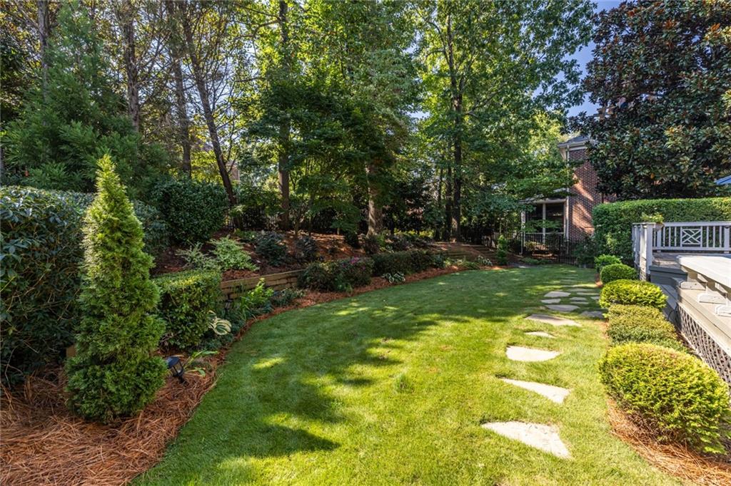 825 Glengate Place