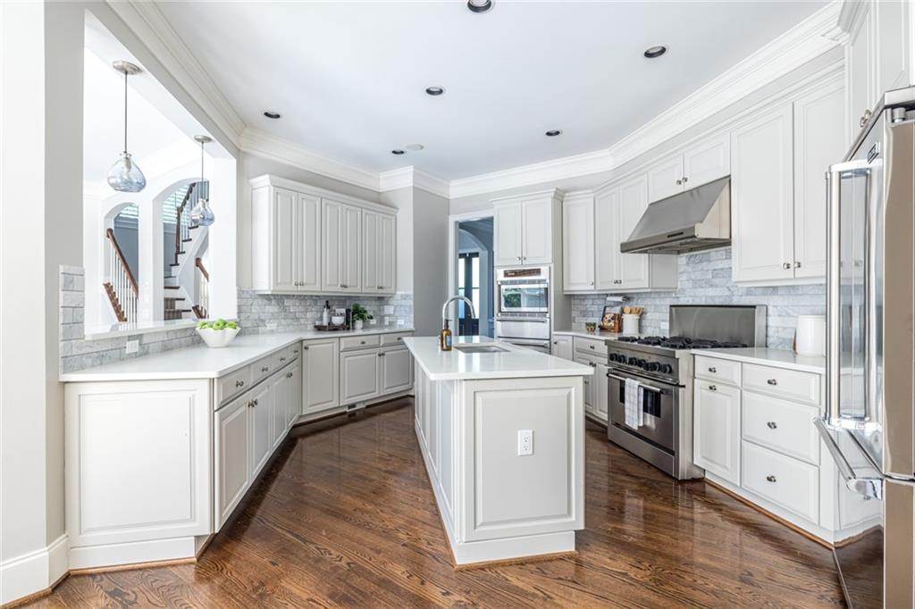 825 Glengate Place