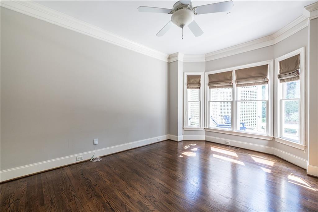 825 Glengate Place