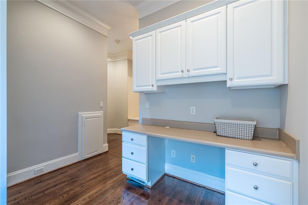 825 Glengate Place