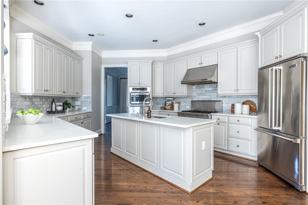 825 Glengate Place