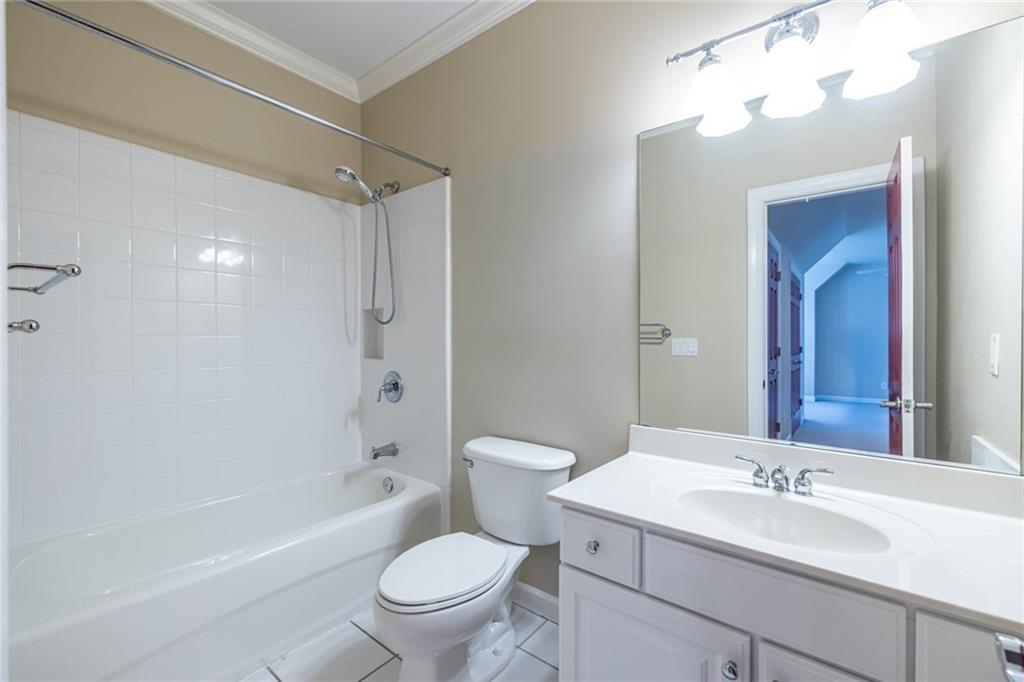 825 Glengate Place