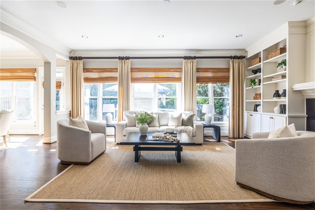 825 Glengate Place