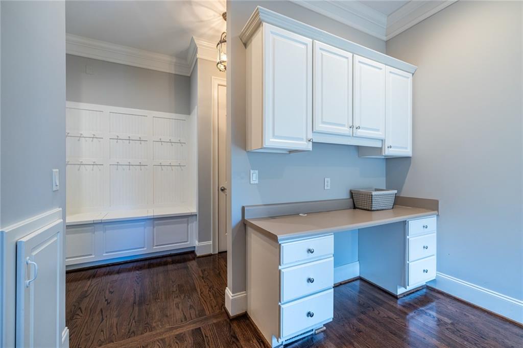 825 Glengate Place