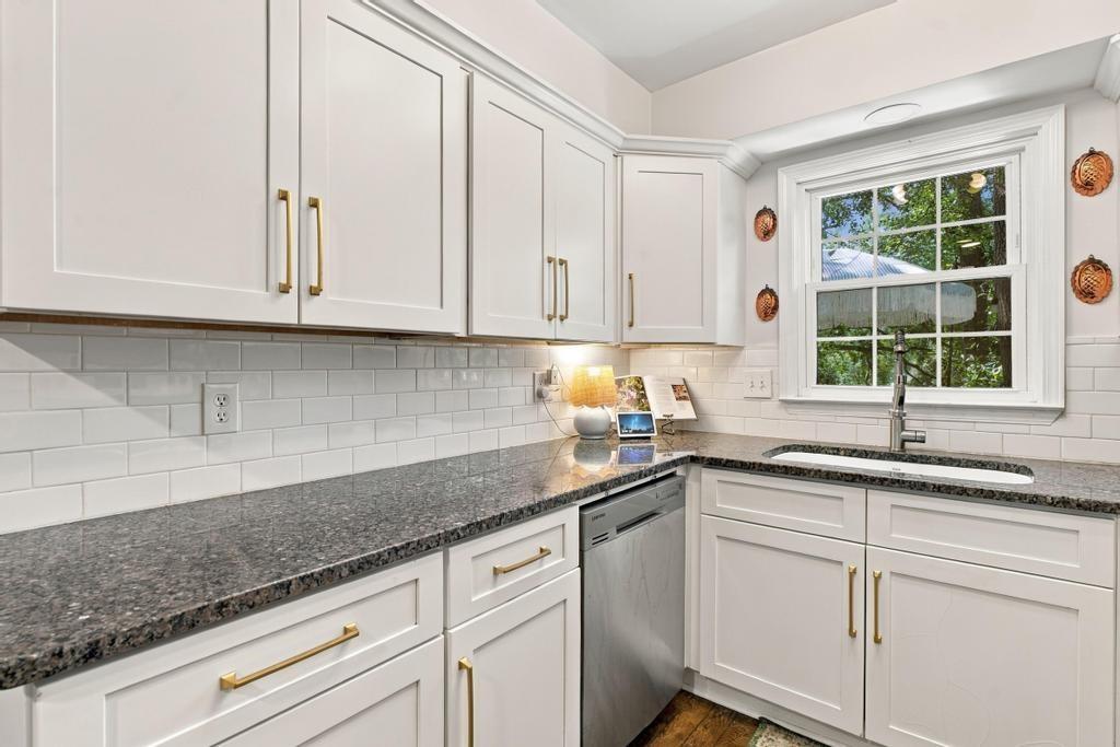 166 Elysian Way NW