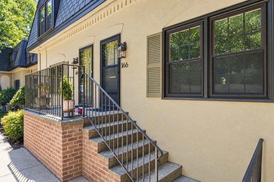 166 Elysian Way NW