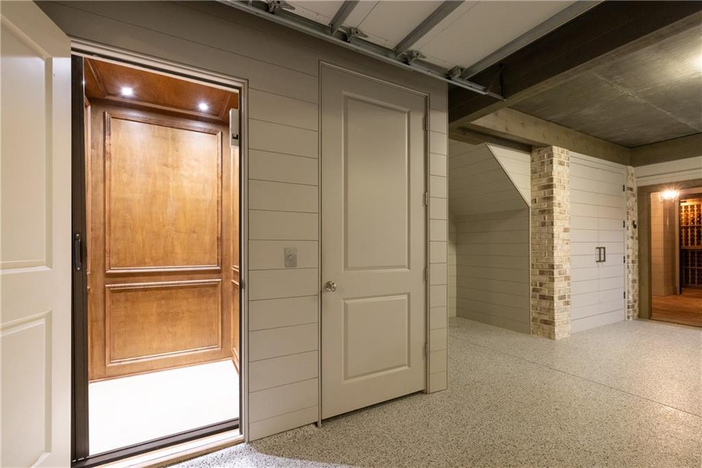39 W Wesley Road NW Unit 4