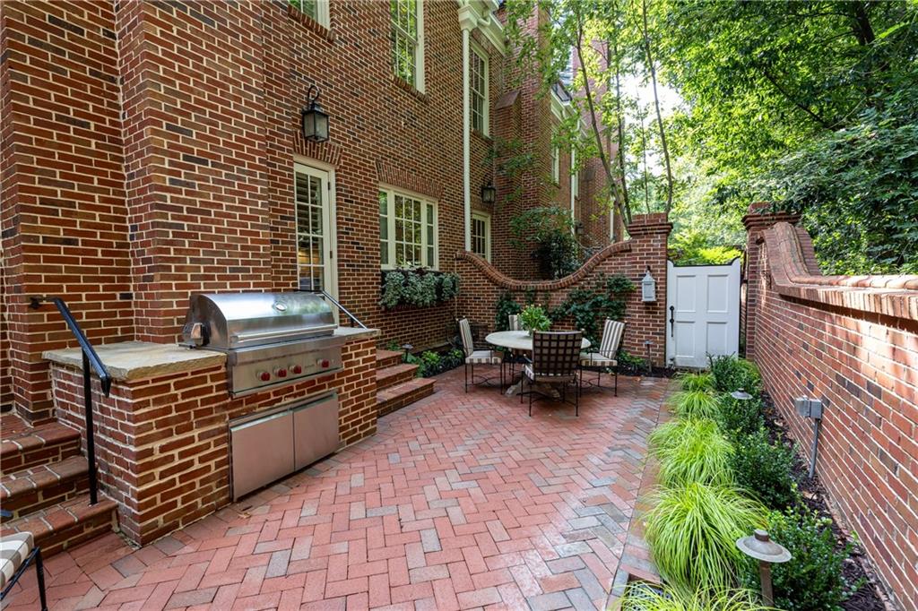 39 W Wesley Road NW Unit 4