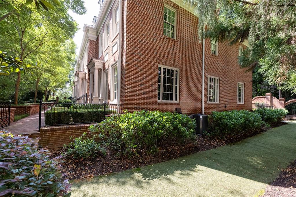 39 W Wesley Road NW Unit 4