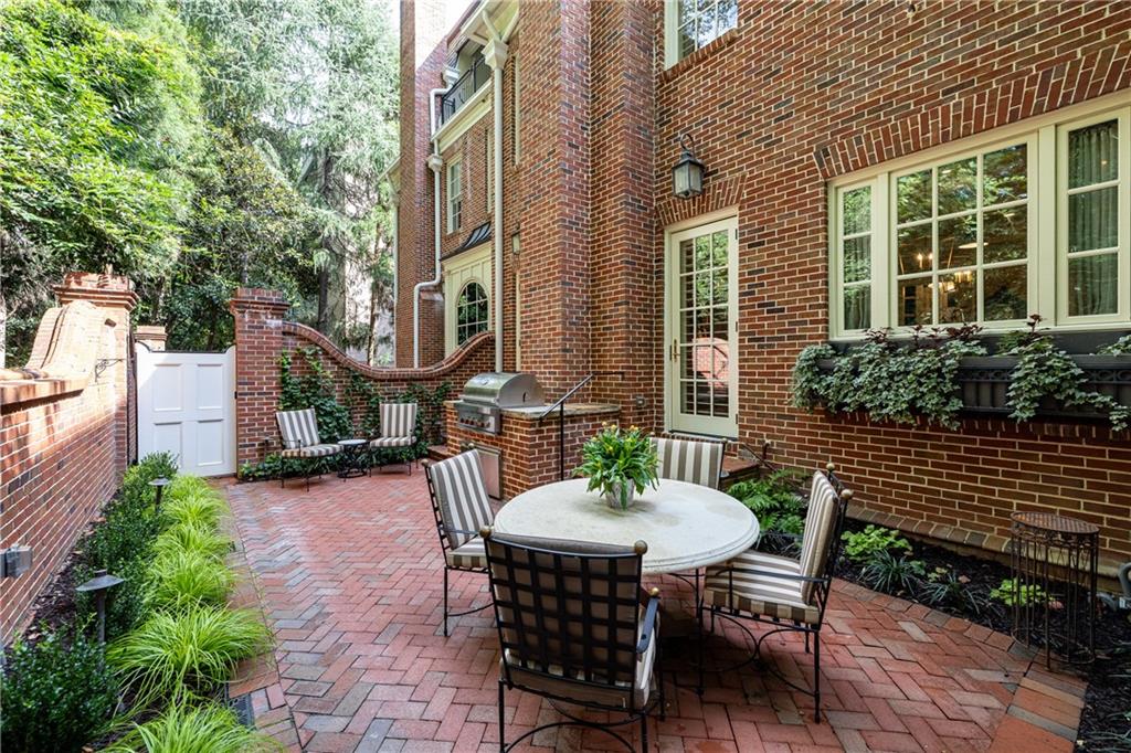 39 W Wesley Road NW Unit 4