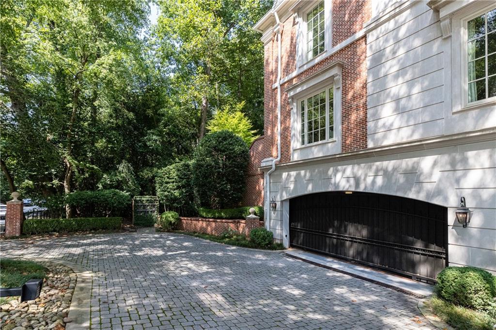 39 W Wesley Road NW Unit 4