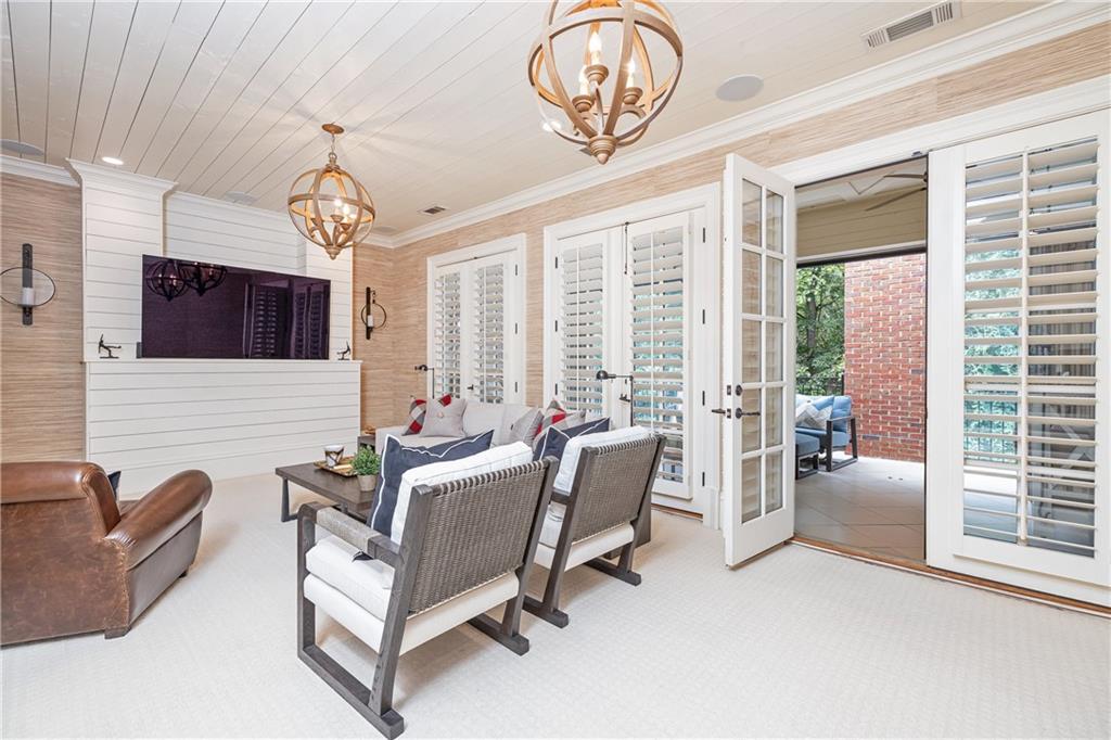 39 W Wesley Road NW Unit 4