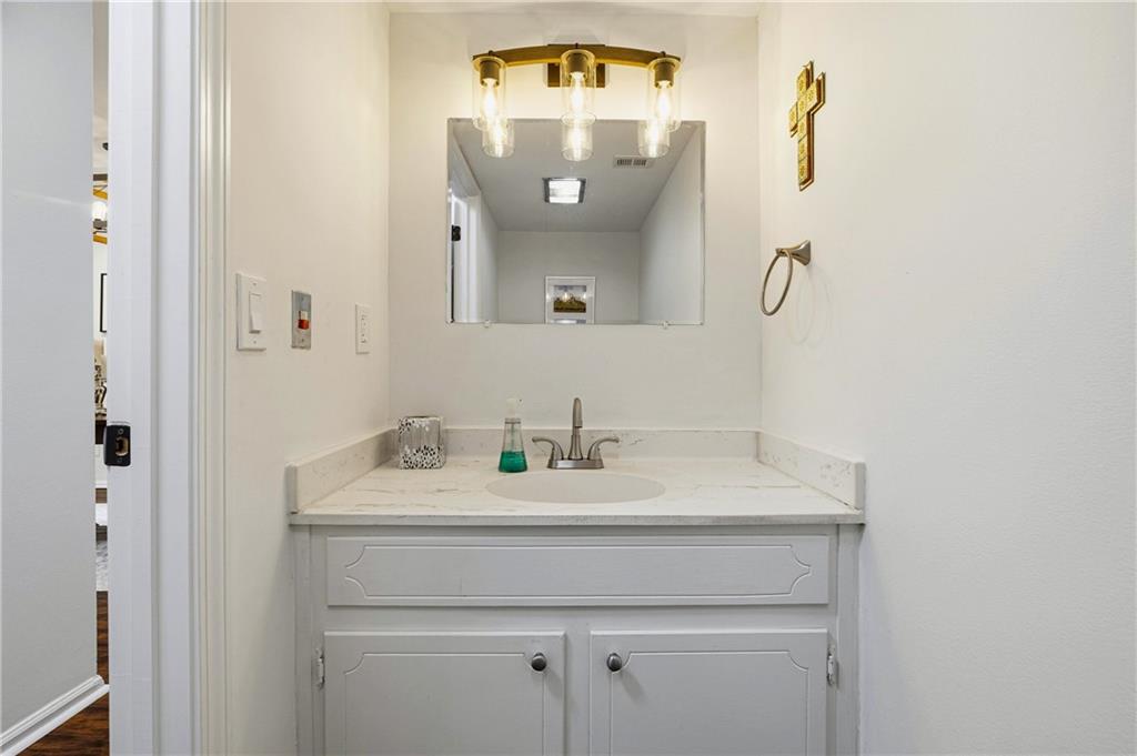 68 Monet Court NW